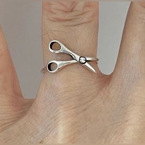925 Sterling Silver Scissors Ring. Size 6. Stamped 925. New with tag.